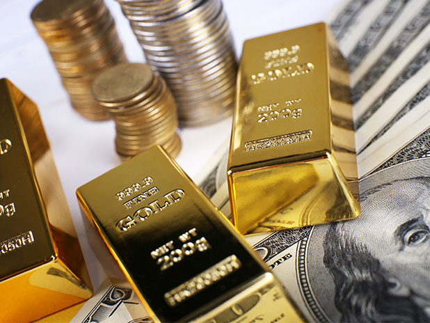 Gold Soars to Fresh 6-year High on Easing Prospects